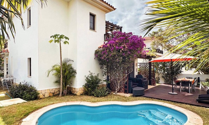 Santa Maria Villa | Villa Amalia - 3 bedroom villa w/a private pool, beach access and fast Wi-Fi