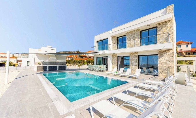 Peyia Town Villa | Villa Andromeda - Six Bedroom Villa, Sleeps 12