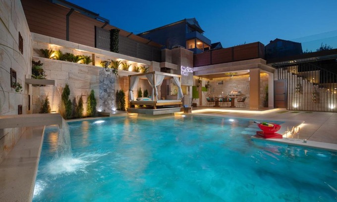 Arbanija House | Villa Arbanessa with Heated Pool