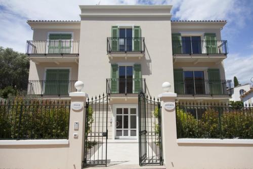 Cap-Ferrat Apartment | Villa Artemys - Five Stars Holiday House