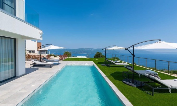 Ripenda Kosi Villa | Villa Atrium with heated pool, sea view & jacuzzi