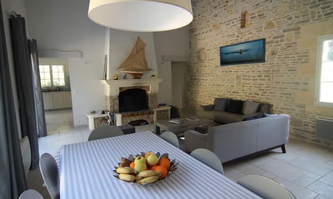 Saint-Georges-d'Oleron House | Villa au Calme Avec Accès Direct à la Plage