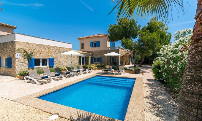 Cala Llombards Ski Chalet | Villa Azul holiday house with private pool at Cala Llombards