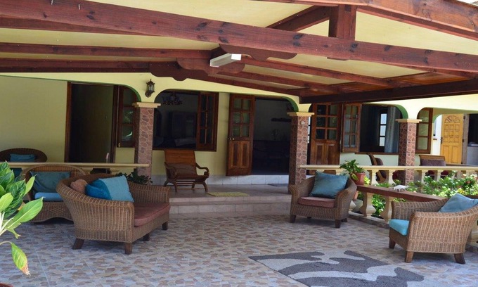 Praslin Island House | Villa Bananier Guest House