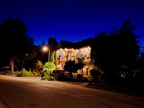Quail Ridge Bed & Breakfast | Villa Bellissimo FranTalia - NeoClassical Boutique & Galleriséum