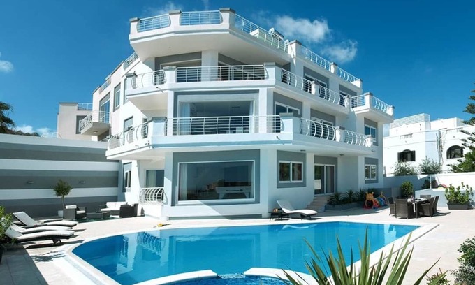 High Ridge Villa | Villa Belvedere in Madliena near St. Julian's