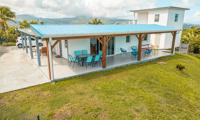 Sainte-Marie House | Villa between sea and mountains