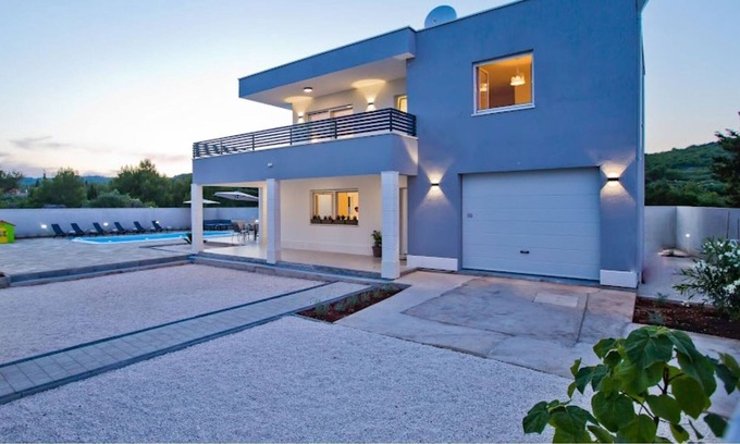 Bogomolje Cabin | Villa Blazen with swimming pool on the island of Hvar