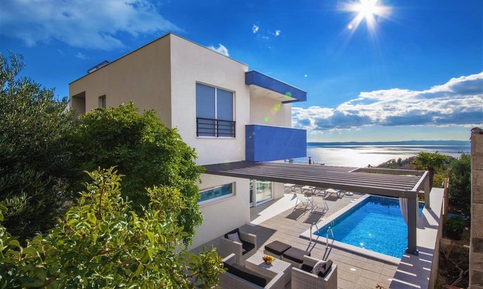 Veliko Brdo Villa | Villa Blue with pool, sea view