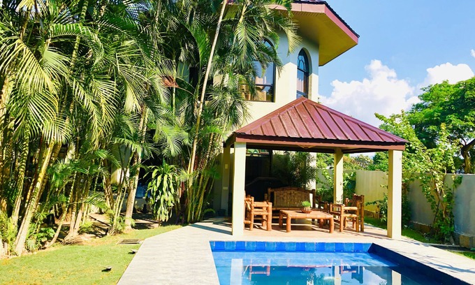 Nasugbu Villa | Villa by the beach
