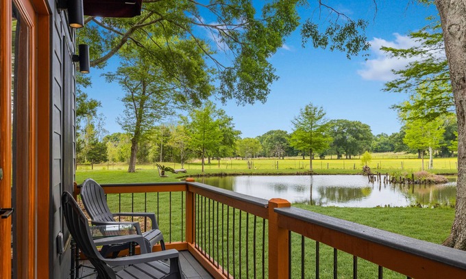 Sunset Villa | Villa by the Pond