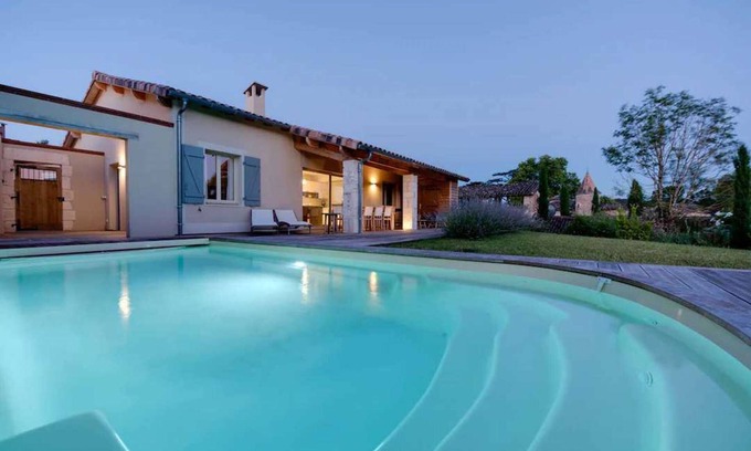Castelnau-de-Montmiral Villa | Villa Castelnau Prestige - air conditioning & heated pool in a quiet estate - V