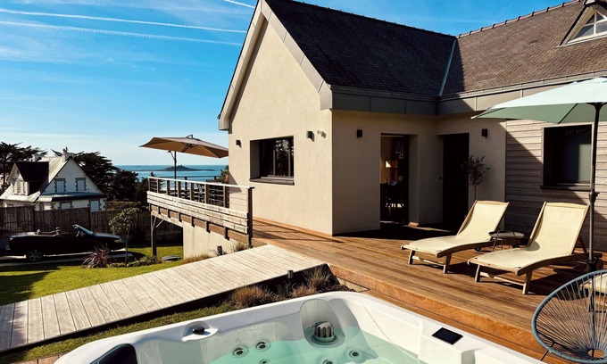 Sables-d'Or-les-Pins Villa | Villa-Cabane - Sea view and Spa