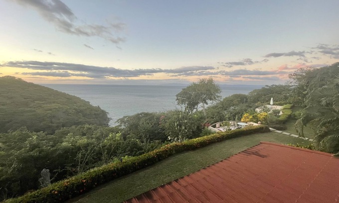 El Ocotal Villa | Villa California, with a spectacular Ocean View . Adventure awaits you.
