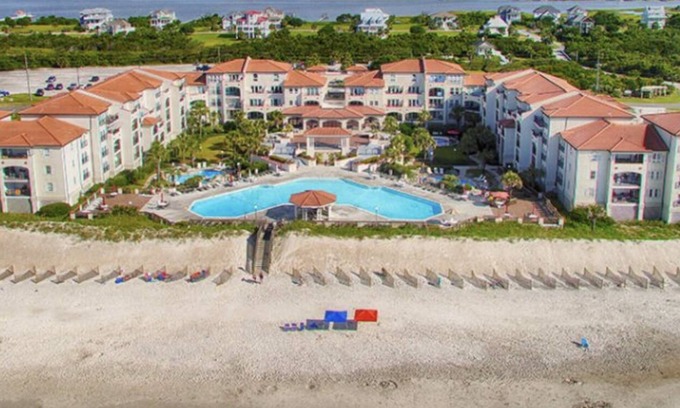 North Topsail Beach Condo | Villa Capriani, 3 BR, 3 Bath, Spacious,Quiet,Condo. Sleeps 9 1500 sq.ft. Floor 3
