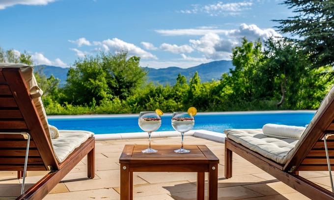 Trilj Villa | Villa Casa di Oliva-with private heated pool and jacuzzi in nature, Dalmatia