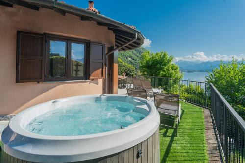 Argegno Villa | Villa Castello with jacuzzi & priceless view by Rent All Como