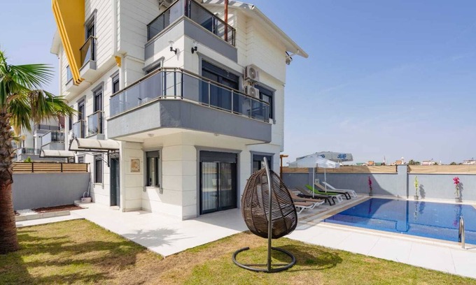 Antalya City Centre Villa | Villa Close to The Land of Legends in Belek-Awz162