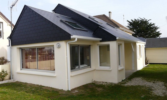 Saint-Martin de Brehal House | Villa Coudeville/beach (St-Martin-de-Bréhal), 2 bedrooms, 30 m. Of the beach