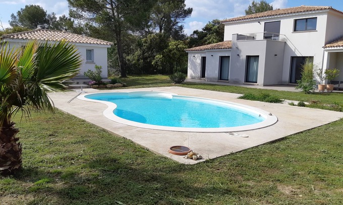 Villevieille House | Villa de Standing de 190 m² Avec Piscine