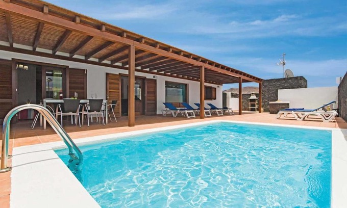 Playa Blanca Villa | Villa del Sur