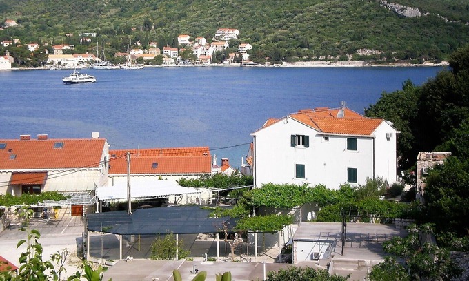 Stikovica Apartment | Villa Doris - 1 bedroom APARTMENT for 4-5 adults with large private terrace
