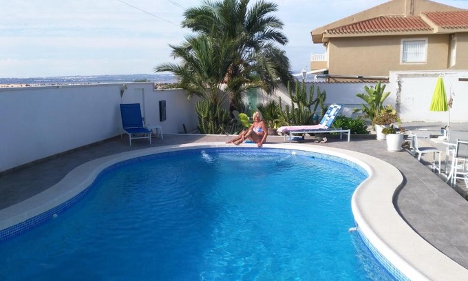 La Siesta Villa | VILLA DOS-LAGOS