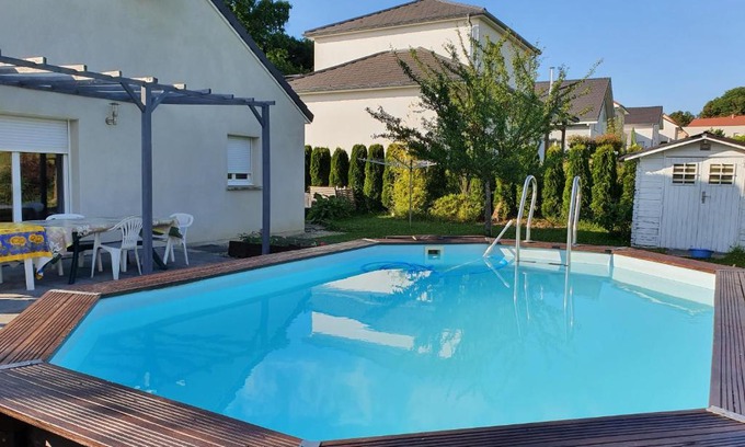Montfaucon House | Villa du pic vert 105m2 , 4 chambres de plain-pied avec piscine à Montfaucon