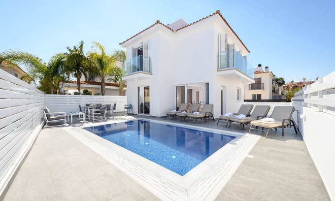 Pernera Villa | Villa Elaine - Charming Pernera Getaway