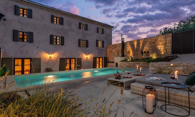 Golas Villa | Villa Elena - Four Bedroom Villa with Pool
