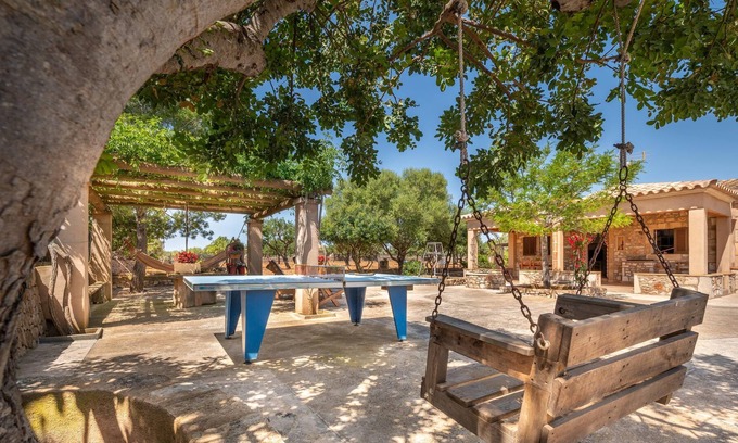 Portopetro Villa | Villa "Els Ullastres" very close to the beach, with Wi-Fi and private garden; parking available