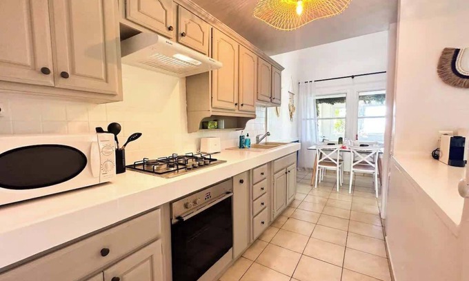 Tahiti House | Villa en Front de Mer : Accès privé à la Plage