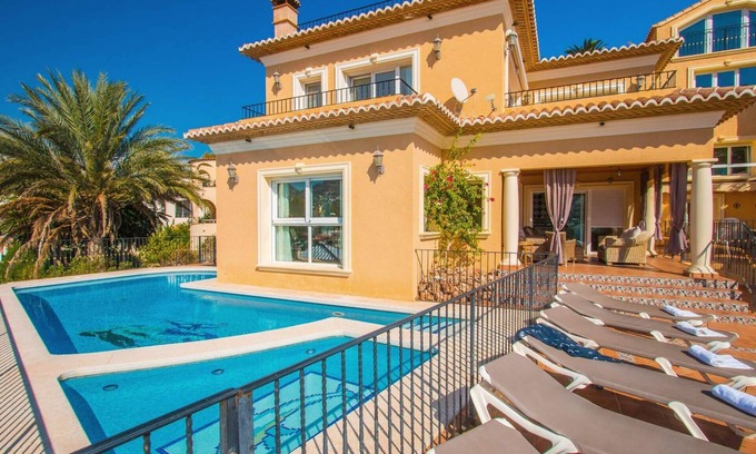 La Canuta Villa | Villa Encanto - PlusHolidays
