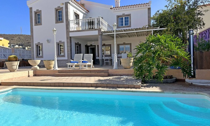 Arguineguin Villa | Villa Esmeralda close to the beach