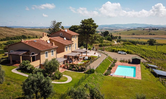 Lajatico Villa | Villa Fecciano - Garden, Pool and Stunning Views
