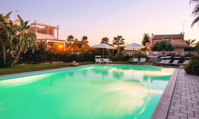 Sicily South Coast House | Villa Festosa holiday in Sicily 9 bedrooms 7 bathrooms Swimming pool.
