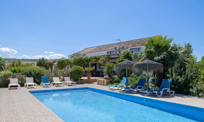 Arcos de la Frontera House | Villa 'Finca Encanto' with Mountain View, Wi-Fi and Air Conditioning