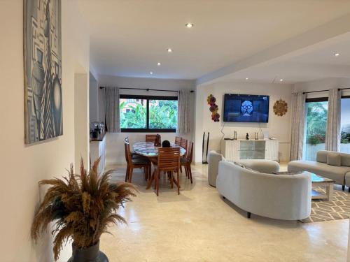 Ambondrona Villa | Villa Fitiavana