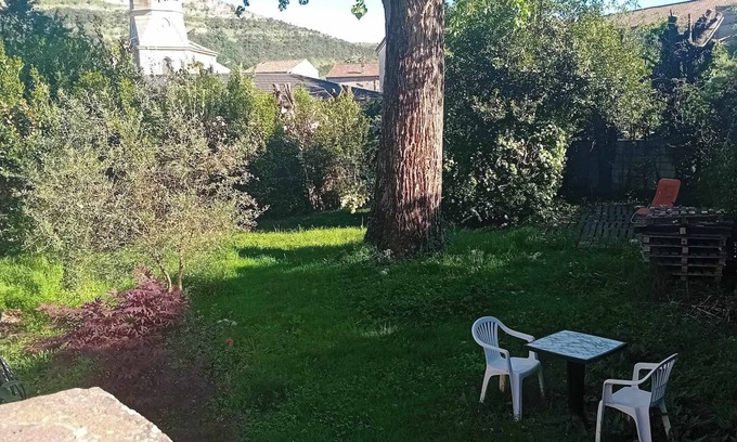 Aubenas Villa | Villa with lovely fenced garden planted with trees. Close to the river (l'Ardèche).