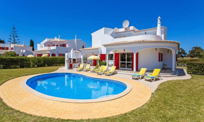Alporchinhos Villa | Villa Fragrancia Unico | 4 Bedroom Villa | Perfect for Families | Pool and.