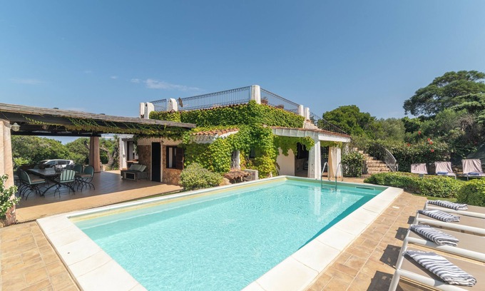 San Teodoro Villa | Villa Ginepro with Private Pool, Sea View, 2 Terraces, Wi-Fi & Air Conditioning