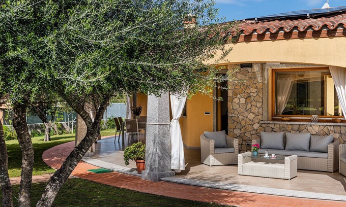 Costa Rei Villa | Villa 'Girasole' with Private Pool, Wi-Fi and Air Conditioning