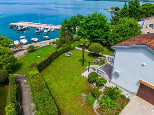 Vantacici Villa | Villa Gisela