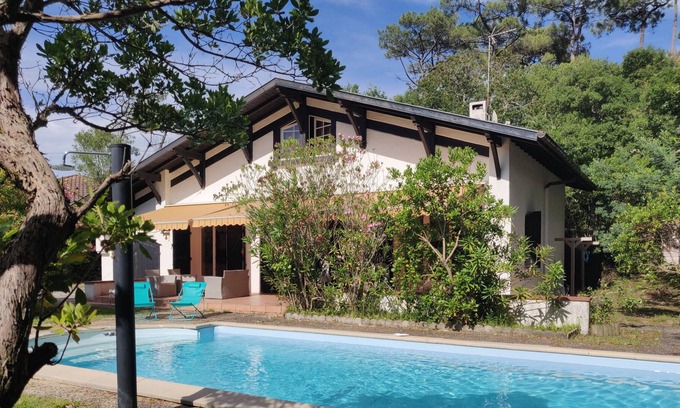 Les Estagnots Villa | Villa Hossegor 10 pers - WIFI - 5mm walk to lake and ocean
