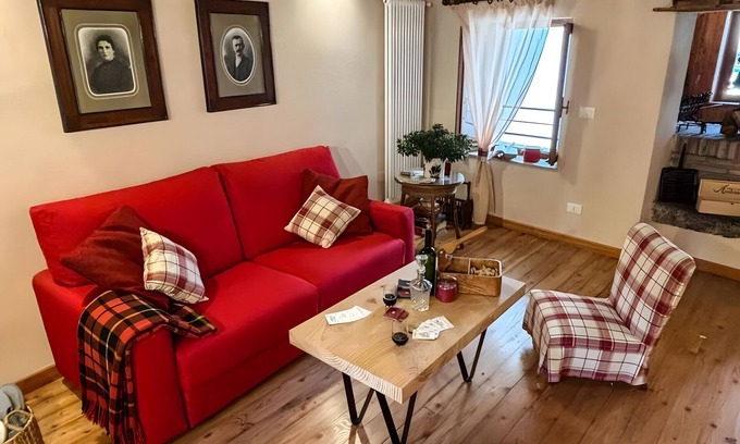 Tarzo Villa | Villa 'Il Cortivo 81' with Lake View, Wi-Fi and Air Conditioning