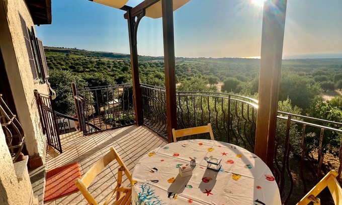 Sorso Villa | Villa 'Il Giglio Rosa' with Sea View, Private Terrace and Private Garden