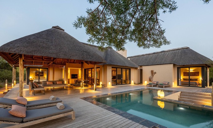Hoedspruit Villa | Villa Impala: Luxury vacation home in South African bush