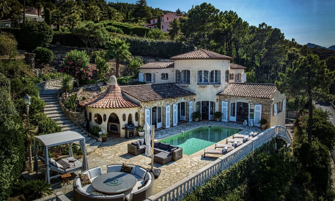 Theoule-sur-Mer Villa | Villa in fabulous THEOULE SUR MER with Stunning Sea views and The Bay of Cannes