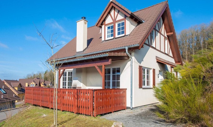 Kronenburg Villa | Villa in Germany with Sauna & Valley Views