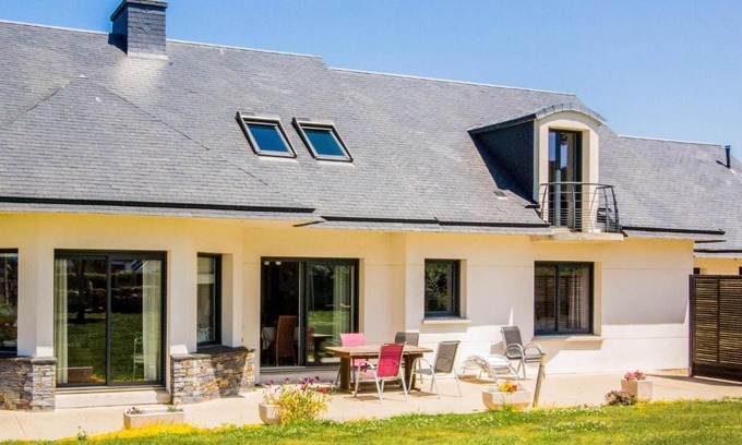 Plougasnou House | Villa in Port Blanc near Scenic Beaches